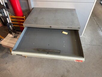 Komoda kovová, regál kovový - 3