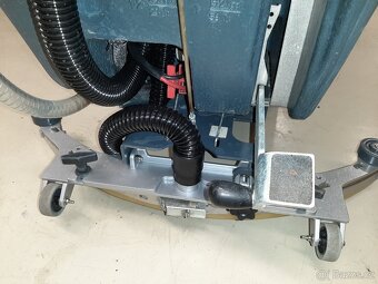 Podlahový mycí stroj Nilfisk BA 551 s vlast.pojezdem - 3