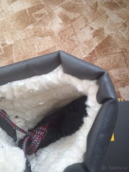 Prodám nové pracovní zimní boty velikost 45 - 3