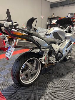 Honda VFR 800 2005 - 3