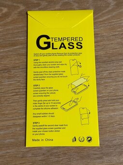 5x Ochranné sklo - iPhone 12 / 12 Pro - 3