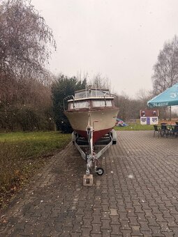 Motorová kajutova loď - 3