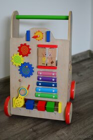 Kinderplay dřevěně interaktivní chodítko - 3