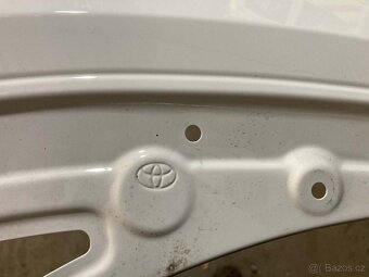 Pravy predni blatnik Toyota Aygo X - 3