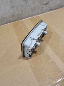 Přední stropní osvětlení - 3