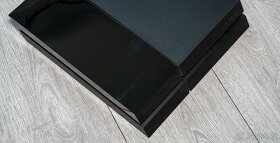 PlayStation 4 500GB + 1 ovladač + 1 hra - 3