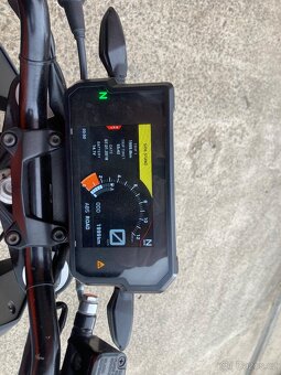 Ktm Duke 390 rok 2023 pouze 1990 km - 3