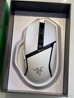 Herní myš - Razer basilisk v3 pro - 3