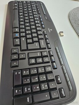 PRODÁM KVALITNÍ BEZDRÁTOVOU KLÁVESNICI LOGITECH K330 - 3