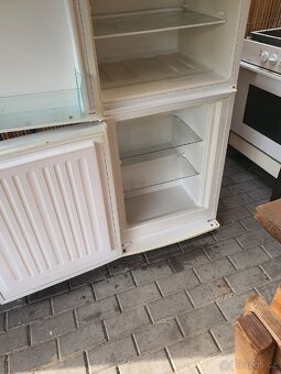 Prodám kombinovanou lednici s mrazákem - 3