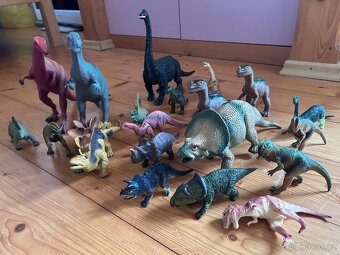 Figurky dinosaurů a dalších zvířat - 3