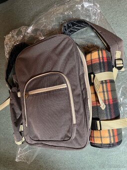 Piknikový batoh pro 4, nerez hrnky, nádobí plast, khaki - 3