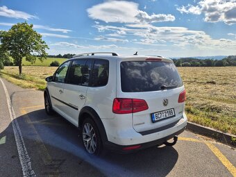 Volkswagen Touran CROSS - 3
