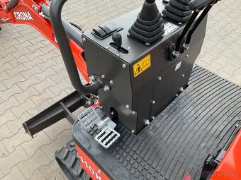 Bagr 1100 kg, diesel jednoválec CR11OH - mimoosý - 3