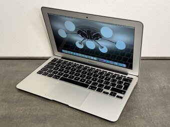 Macbook Air 11" 2015 / I5 / 4GB / 128GB - DPH - 3