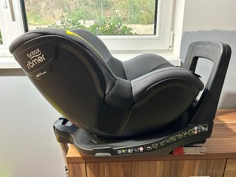 Otočná dětská autosedačka Britax Romer Dualfix M i-Size - 3