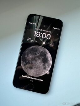 Apple iPhone SE 2020 - 3