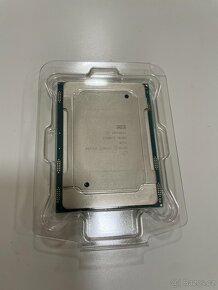 Intel Xeon Gold 6130 @ 2.1GHz - 3