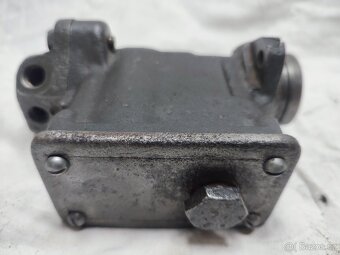 WARTBURG 311 PRVNÍ TYP A IFA F9 HLAVNÍ BRZDOVÝ VÁLEC - 3