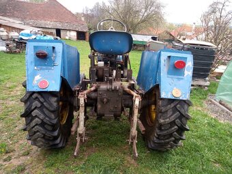 Traktor Zetor 25A - 3