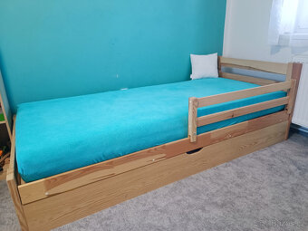 Jednolůžková postel 200x90 cm s lamelovým roštem - 3