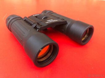 Malý pogumovaný dalekohled 8x21 Comet - 3