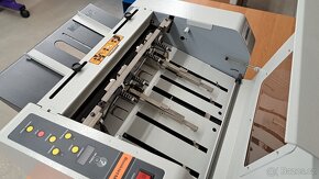 Brožurovací stroj BookletMac - 3