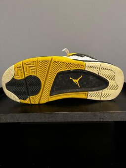 BOTY JORDAN 4 - 3