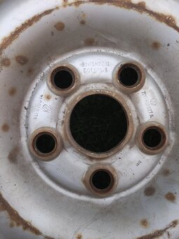Prodám zimní pneu Barum s disky na Ford transit - 3