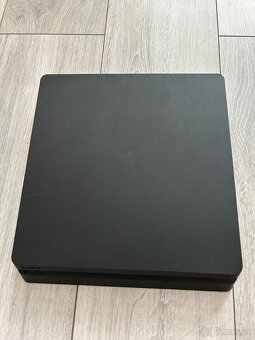 Playstation 4 Slim - 3