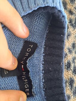 Modrá pletený Tommy Hilfiger svetr - 3