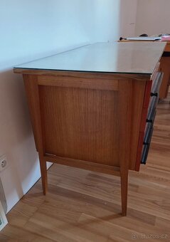 Dřevěný psací stůl (ev. včetně dopravy) - 3