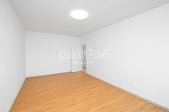 Pronájem bytu 2+1 (56m²), na ulici Vietnamská, Ostrava-Porub - 3