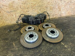 KOMPLETNÍ BRZDOVÝ SYSTÉM BMW F11/F10 3.0D 220KW - 3