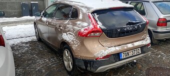 V40 D2 CROSS country. - 3