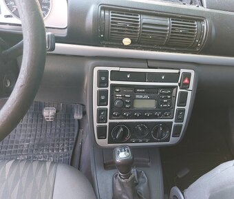 Prodám Ford Galaxy 2.3 benzín, r.v.2001 - 3