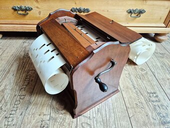 Starožitný hrací stroj, flašinet, The Mechanical Orguinette - 3