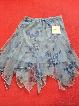 Dívčí sukně a šaty - 3