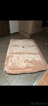 Klec pro psa a do ní pelíšek - 3