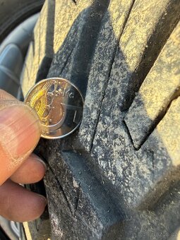 Pneu 285/60 R18 - 3