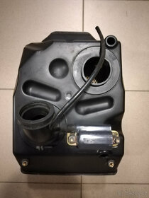 Airbox na Ducati Monster 620 - 3