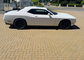 Dodge Challenger - 3