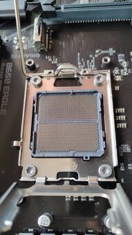 GIGABYTE B650 EAGLE - 3