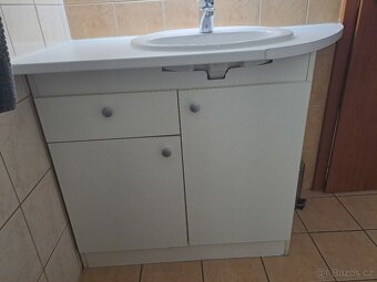 Koupelnova skrinka s umyvadlem - 3