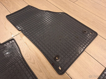 Gumové koberce VW Caddy - 3