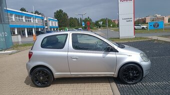 Toyota Yaris 1.3 - 3