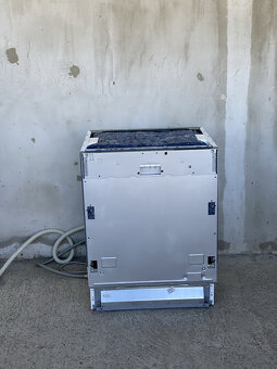 Vestavnná integrovaná myčka Beko 60cm - 3
