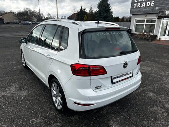 VW GOLF SPORTSVAN 1,6 TDI -- MÁLO KM -- PŮVOD ČR - 3