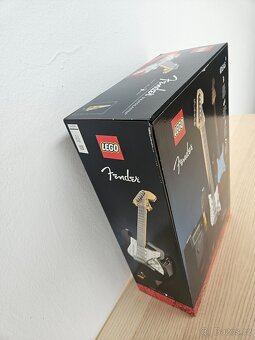 LEGO Ideas 21329 Fender Stratocaster - 3