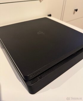 Playstation 4 Slim - 3